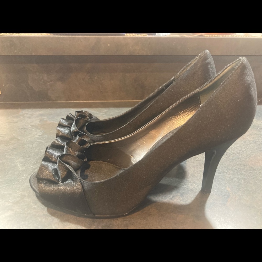 Women’s The Touch of Nina; Open-Toe Heels: Size 8.5